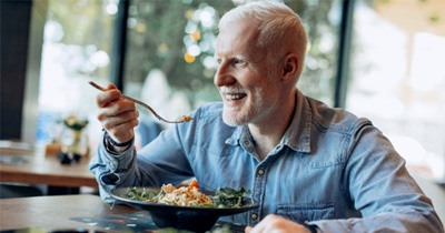Man eating a healthy meal
